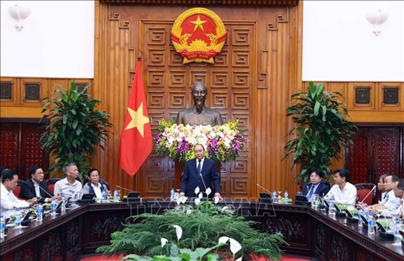 越南政府总理阮春福会见岘港市海州郡为革命立功者代表团