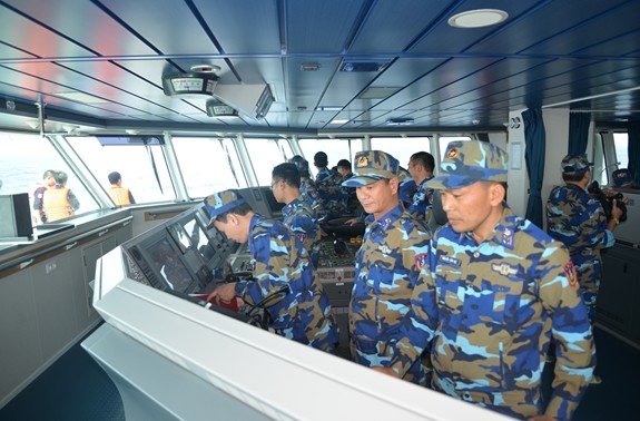 越中海上警察举行北部湾渔业联合检查