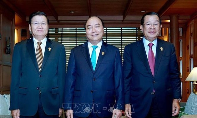 第34届东盟峰会：越南政府总理阮春福会见老挝政府总理通伦与柬埔寨首相洪森
