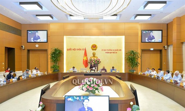 越南国会常委会第35次会议闭幕