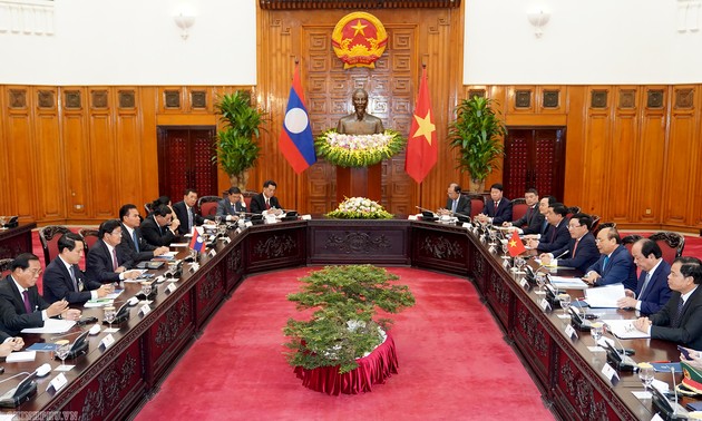 老挝政府总理通伦圆满结束访越行程