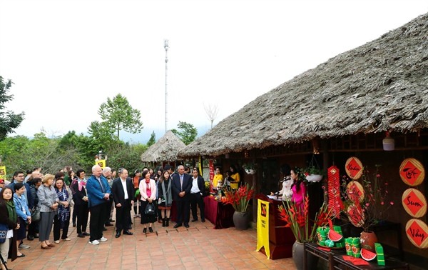 各国外交使团感受越南传统春节