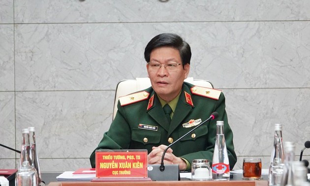 越南国防部新冠肺炎防控指导委员会举行会议