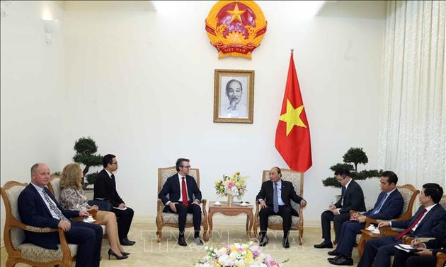 越南政府总理阮春福会见欧盟驻越南代表团团长阿莉贝蒂大使