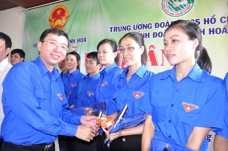 Lễ ra quân đưa trí thức trẻ nhận nhiệm vụ Phó Chủ tịch xã ở tỉnh Thanh Hóa