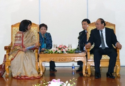 Phó Thủ tướng Nguyễn Xuân Phúc tiếp các nhà tài trợ cho phòng chống HIV/AIDS