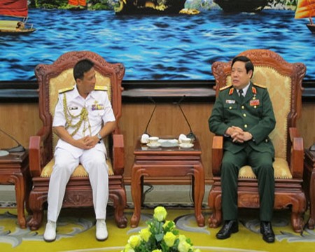 Bộ trưởng Bộ Quốc phòng tiếp Tư lệnh Hải quân Hoàng gia Brunei