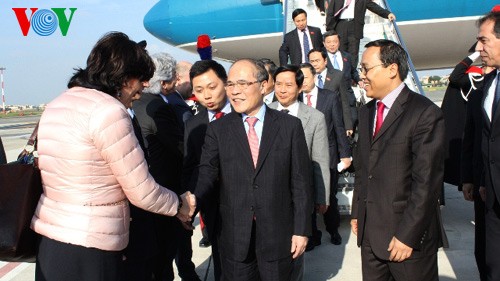 Chủ tịch Quốc hội Nguyễn Sinh Hùng bắt đầu thăm chính thức Cộng hòa Italia