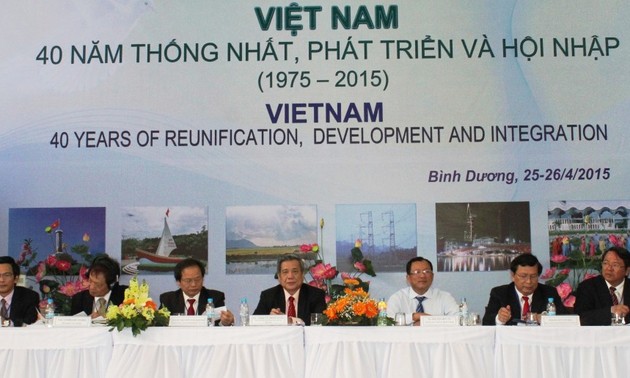 Việt Nam - 40 năm thống nhất, phát triển và hội nhập