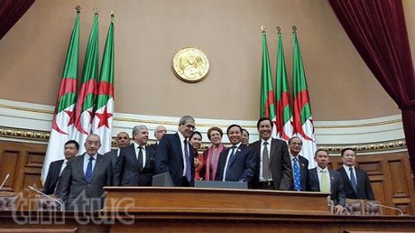 Thắt chặt hơn nữa quan hệ hữu nghị truyền thống Việt Nam - Algeria 