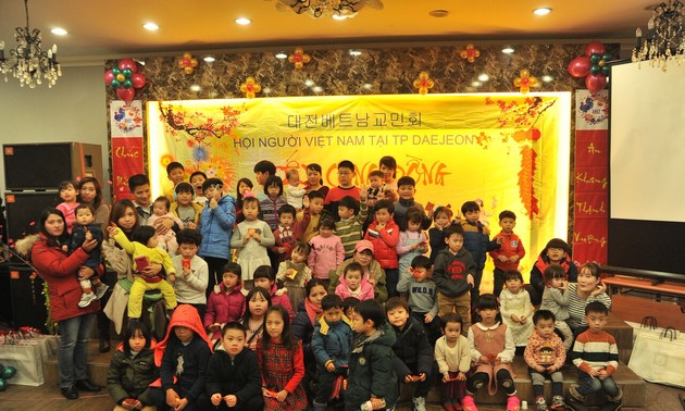 Cộng đồng người Việt tại Daejeon Hàn Quốc tổ chức mừng xuân Đinh Dậu 2017