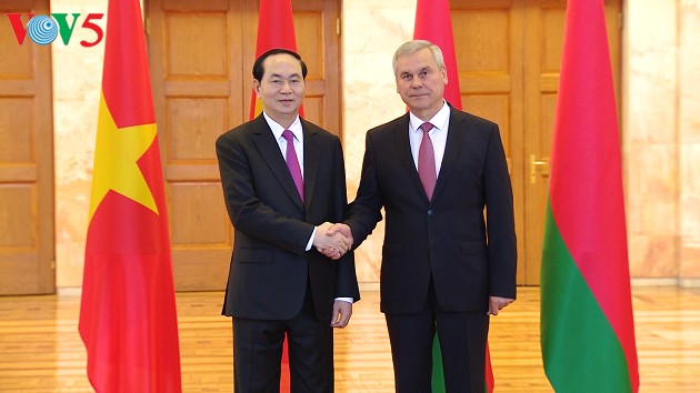 Chủ tịch nước Trần Đại Quang hội kiến với Chủ tịch Viện Đại biểu Quốc hội Belarus; Thủ tướng Belarus