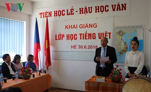 Khai giảng lớp học tiếng Việt mùa Hè tại Cộng hòa Séc