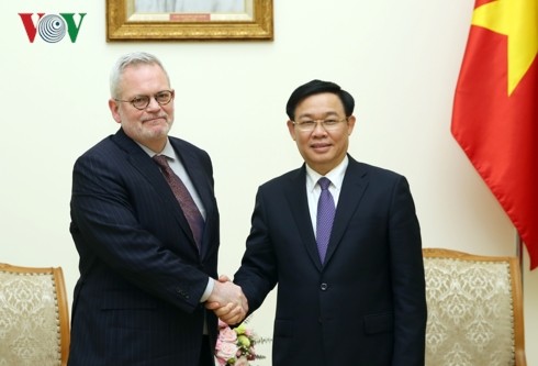Phó Thủ tướng Vương Đình Huệ tiếp Phó Chủ tịch Phòng Thương mại Hoa Kỳ (USCC) Charles Freeman
