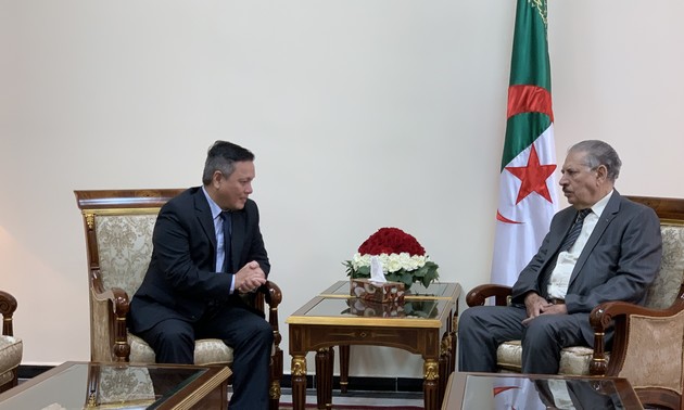 Chủ tịch Hội đồng quốc gia Algeria mong muốn tăng cường quan hệ hợp tác giữa hai nước