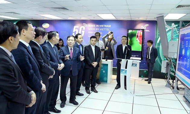 Viettel thực hiện cuộc gọi 5G đầu tiên trên thiết bị 5G made in Vietnam