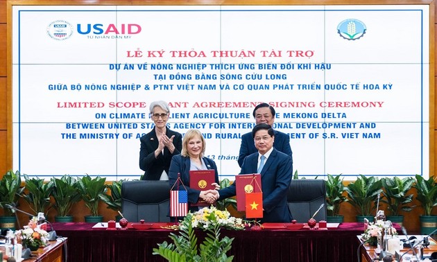 USAID hợp tác cùng Bộ Nông nghiệp và Nông thôn Việt Nam trong ứng phó biến đổi khí hậu tại Đồng bằng sông Cửu Long