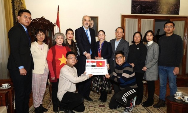 Người Việt tại Nga hỗ trợ các nạn nhân trong vụ động đất tại Syria