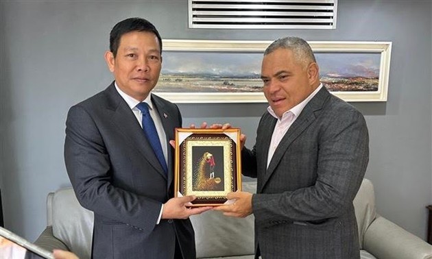 Tiếp tục thúc đẩy hơn nữa quan hệ hợp tác giữa các địa phương Việt Nam và Venezuela