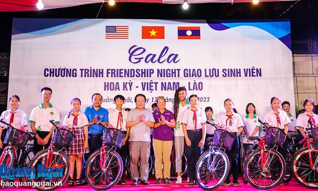 Giao lưu sinh viên Hoa Kỳ - Việt Nam - Lào tại Quảng Ngãi