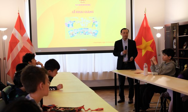 Khai giảng lớp  học tiếng Việt cho con em cộng đồng người Việt Nam tại Đan Mạch