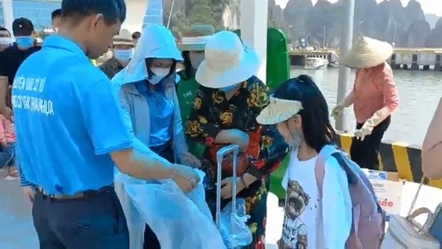Tourists advised not to take plastic bags to Co To island