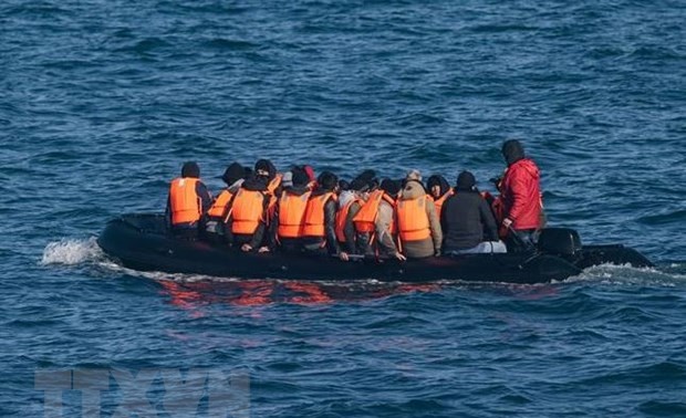 More than 600 migrants cross English Channel in one day 