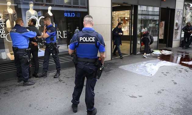 French riots spread to Switzerland