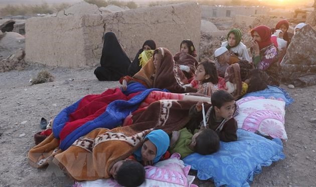 Afghan earthquakes kill 2,400 people