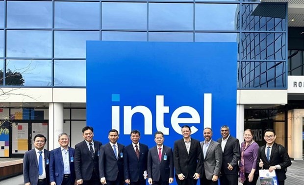 Da Nang calls for investment from Intel, Marvell, Synopsys