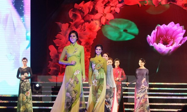 Фестиваль платья «аозяй» города Хошимина 2015 года