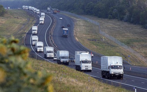 Россия продолжает отправлять гуманитарные конвои на восток Украины
