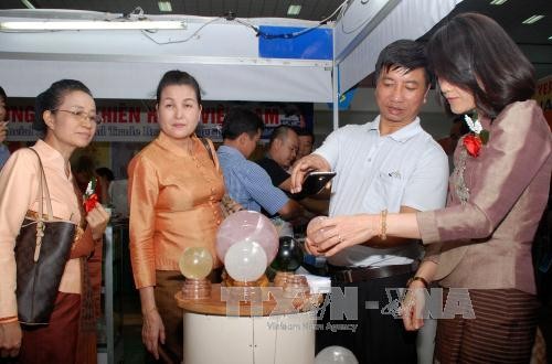 Открылась вьетнамо-лаосская торговая ярмарка 2015 года