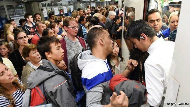 Великобритании нанесён большой материальный ущерб в связи с забастовкой водителей поездов метро