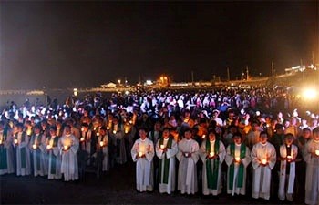 Власти Ханоя чествовали примерных католиков