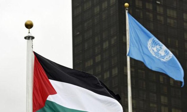 Флаг Палестины впервые поднят в штаб-квартире ООН
