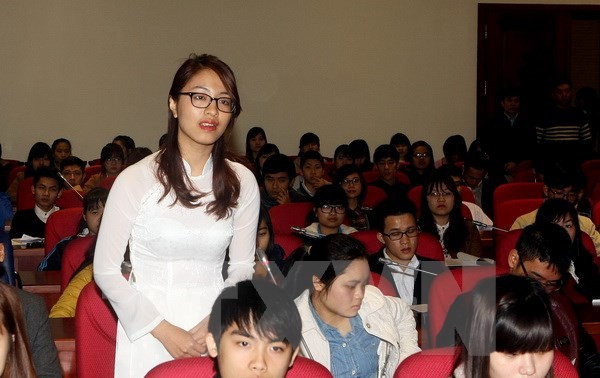 В Ханое прошел форум «Молодёжный парламент Вьетнама-2015»