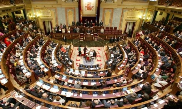 В Испании старотовали парламентские выборы