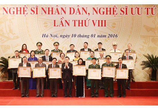 Президент Вьетнама принял участие в церемонии присвоения почётных званий 