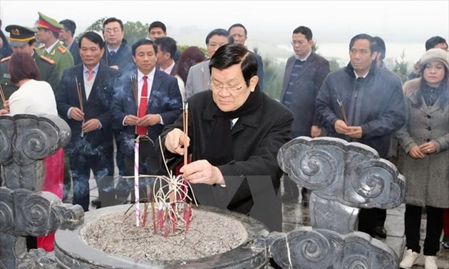 Президент СРВ Чыонг Тан Шанг поздравил жителей провинции Хатинь с Тэтом