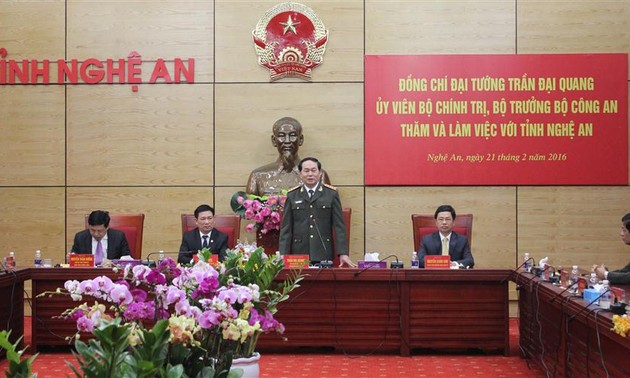 Глава МОБ СРВ Чан Дай Куанг посетил провинцию Нгеан с рабочим визитом
