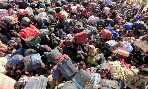 Греция пообещала решить вопрос скопления мигрантов на границе