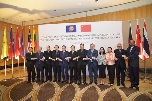 Китай предложил АСЕАН сделать совместное заявление о территориальных спорах
