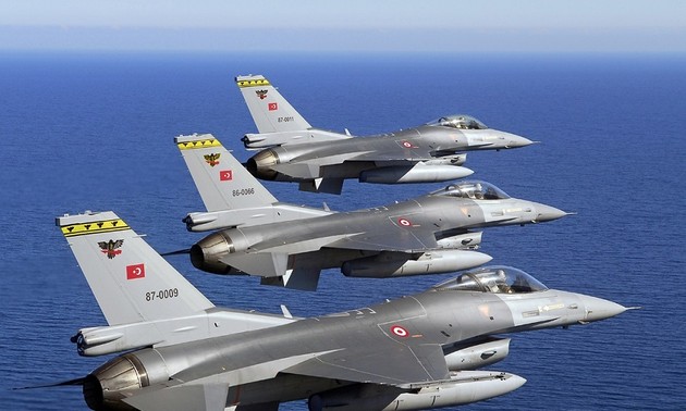Самолеты турецких ВВС нанесли авиаудары по объектам РПК в Ираке