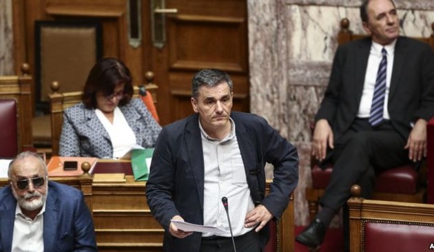 Парламент Греции принял новые меры жёсткой экономии