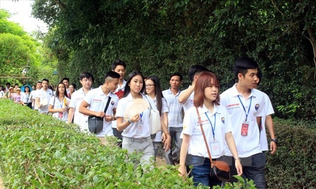 Летний лагерь Вьетнама 2016 года: молодые эмигранты посетили древнюю цитадель Куангчи