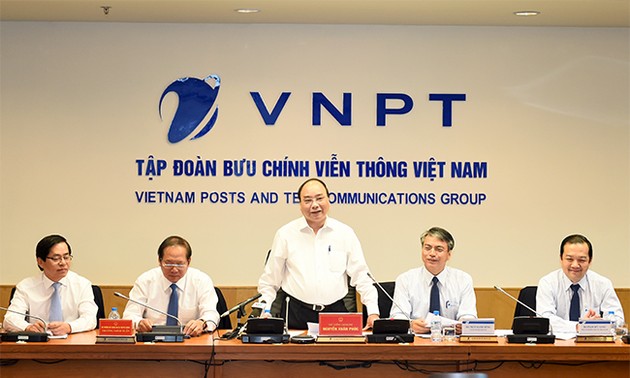 Нгуен Суан Фук: VNPT должна стать одним из лидеров на вьетнамском коммуникационном рынке