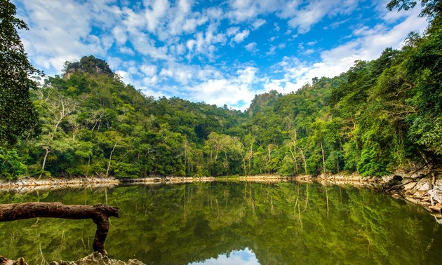 Озеро Бабе – крупнейшее во Вьетнаме естественное водохранилище