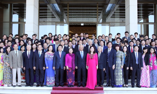 Вице-спикер вьетнамского парламента принял делегацию нефтегазовой отрасли