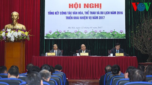 Премьер Вьетнама: туризм должен стать одной из ключевых отраслей экономики страны
